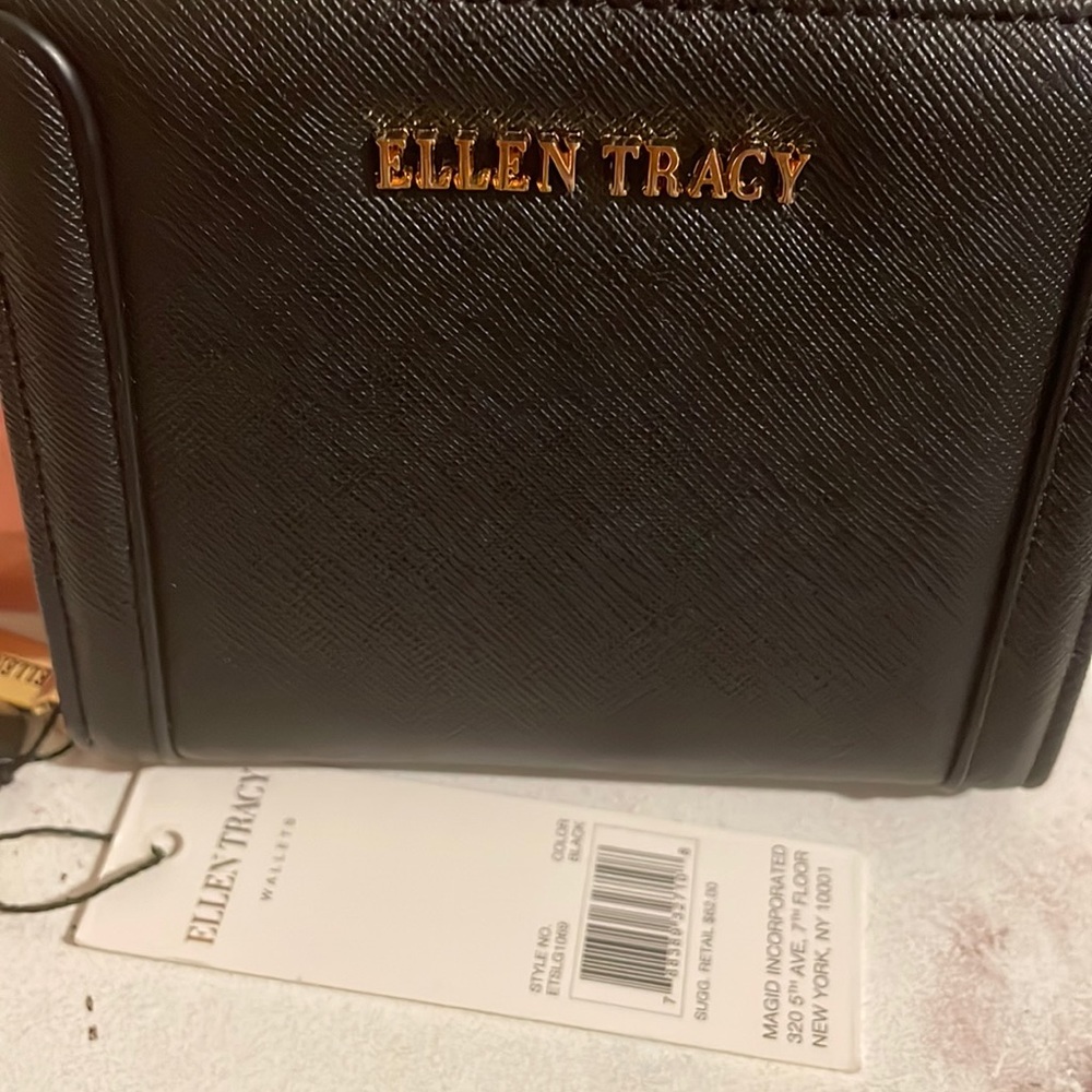Selling an Ellen Tracy wallet brand new never use